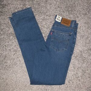 Women’s LEVI’S Denim Jeans with Studded Pocket Size 27 x 32